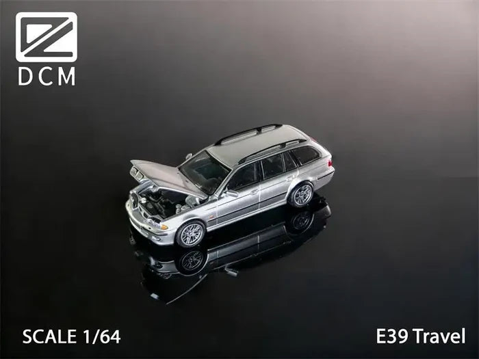 DCM 1:64 E39 Wagon Blue Green Black Silver Gray Die-Cast Car Model Collection Miniature