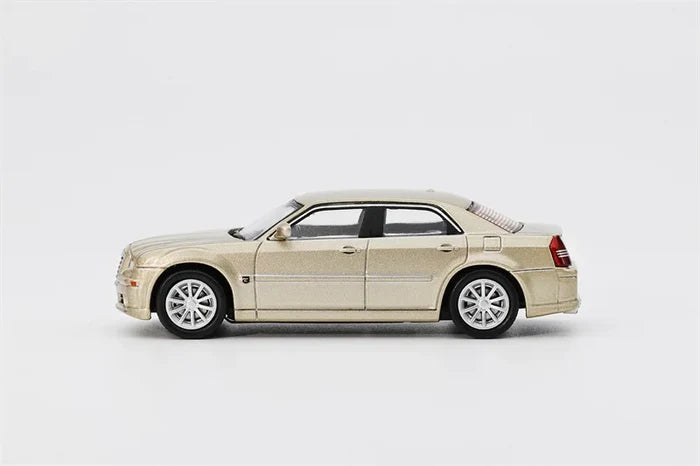 DCT 1:64 300C SRT8 Gold Color Die-Cast Car Model Miniature Gifts