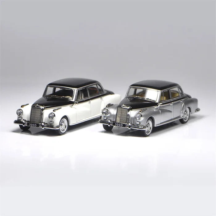 GFCC 1:64 300D Museum Black Silver / White Diecast Model Car
