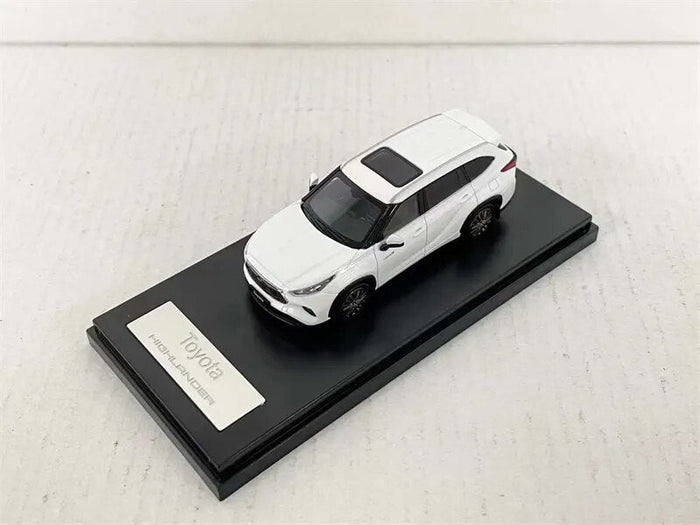 LCD 1:64 HighLander  Model Car
