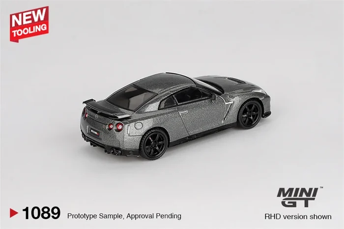 MINI GT 1:64 GTR R35 CRS Version 2013 Dark Metal Gray 1089 Diecast Model Car