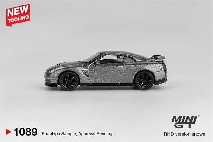 MINI GT 1:64 GTR R35 CRS Version 2013 Dark Metal Gray 1089 Diecast Model Car