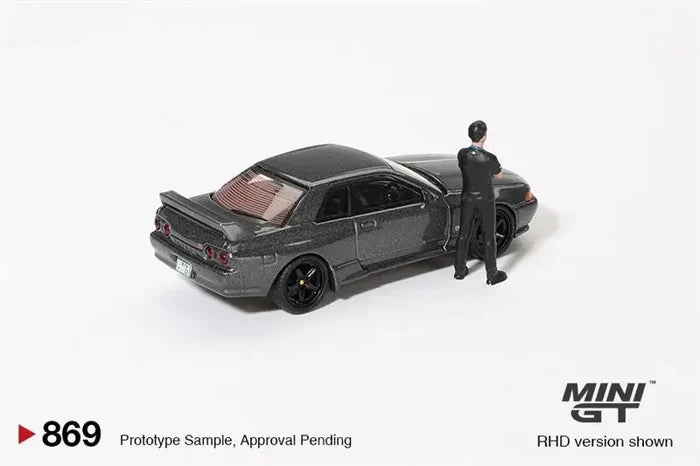 MINI GT 1:64 Skyline GT-R (R32) Nismo Gunmetal W/ Matsuda Figure RHD Diecast Model Car