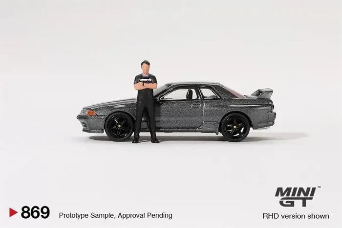 MINI GT 1:64 Skyline GT-R (R32) Nismo Gunmetal W/ Matsuda Figure RHD Diecast Model Car