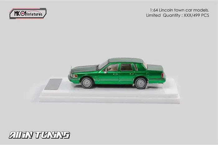[PreSale]  MK Miniatures 1:64 1992 Lincoln Town Car Green AIT show special Diecast Model Car