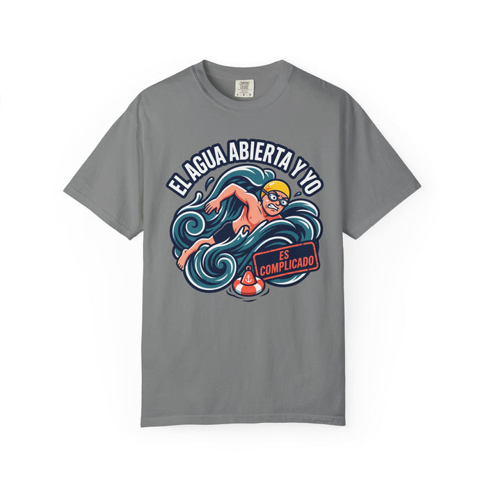 Swimmer Graphic T-Shirt — "El Agua Abierta y Yo Es Complicado"