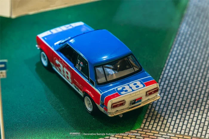 Tarmac Works 1:64 Datsun 510 SCCA National Championship 1973 Red and Blue#38 Diecast Model Car