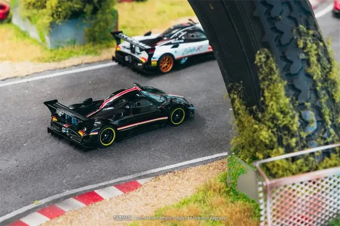 Tarmac Works 1:64 Pagani Zonda Revolución Nero Oro Black Diecast Model Car