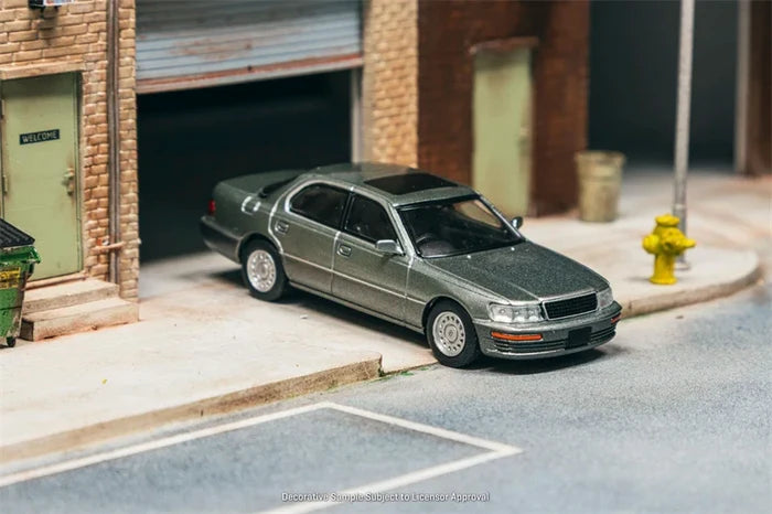 Tarmac Works 1:64 Skyline 2000 KPGC110 / LS400 UCF10 Die-Cast Car Model Miniature Gifts