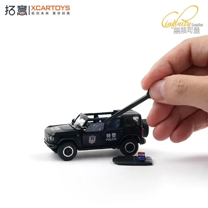 Xcartoys 1:64 Police Tactical Vehicle 6th Generation Bronco Die-Cast Car Model Miniature Gifts